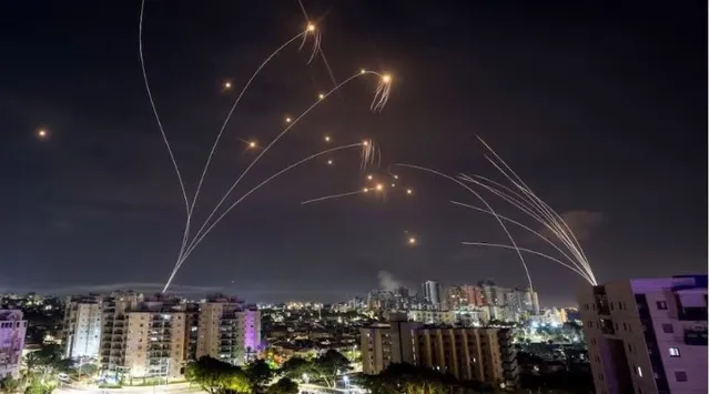 ଏଯାଏଁ ୭୦୦ ଇସ୍ରାଏଲ ଓ ୪୫୦ ପାଲେଷ୍ଟାଇନ ନାଗରିକଙ୍କ ମୃତ୍ୟୁ... ଗତ ୪୮ ଘଣ୍ଟାରେ ଯୁଦ୍ଧର ଭୟଙ୍କର ଦୃଶ୍ୟ ।