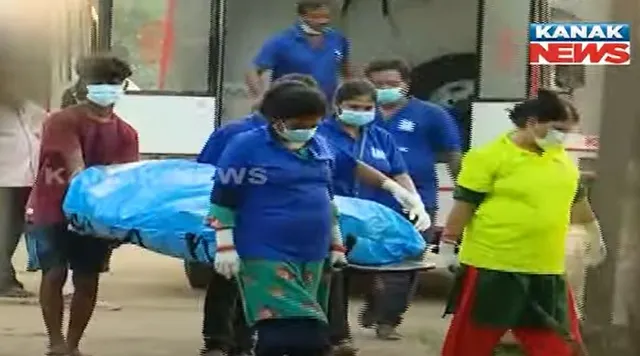 ଭରତପୁର ଶ୍ମଶାନରେ ଜଳିଲା ୨୮ ଅପରିଚିତଙ୍କ ଶବ : ଶବଦାହ କଲେ ଝିଅ; ଅନୁଭୂତି କହିଲେ, ପ୍ରଦୀପ ସେବା ଟ୍ରଷ୍ଟର ସମ୍ପାଦିକା ମଧୁସ୍ମିତା