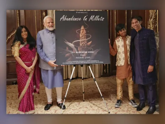 କଲମରେ କମାଲ କଲେ ପ୍ରଧାନମନ୍ତ୍ରୀ ନରେନ୍ଦ୍ର ମୋଦୀ । ଫାଲଗୁନି ଶାହାଙ୍କ ସହ ମିଶି ଲେଖିଥିବା ଗୀତ ଗ୍ରାମୀ ପୁରସ୍କାର ପାଇଁ ମନୋନୀତ