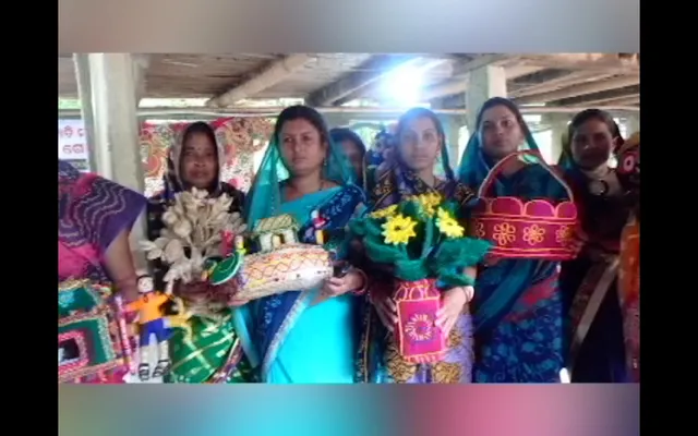 କତା, ଉଲ ଓ ଅଦରକାରୀ ସାମଗ୍ରୀରେ ପ୍ରସ୍ତୁତ ହେଉଛି ଘରସଜ୍ଜା ସାମଗ୍ରୀ । ୬ ମାସ ପ୍ରଶିକ୍ଷଣ ପରେ ରୋଜଗାରକ୍ଷମ ହୋଇଛନ୍ତି ମହିଳା