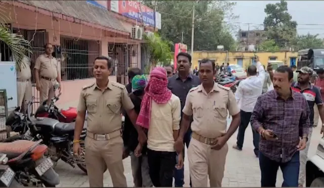 ଡାକ୍ତର ବିକୁଥିଲେ ଧଳାଜହର ।ଯାଜପୁରର ଦାନ୍ତ ଡାକ୍ତରଙ୍କ ସମେତ ୩ ଜଣଙ୍କୁ ବାନ୍ଧିଲା ପୋଲିସ ।