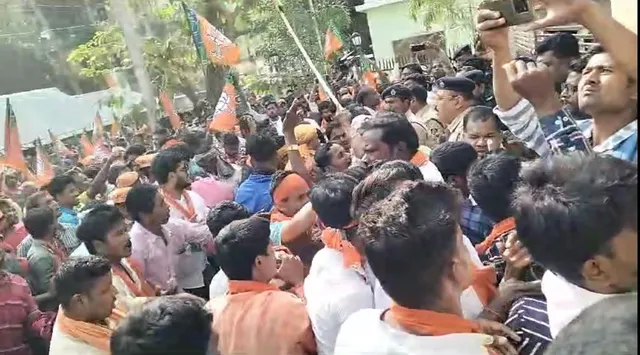 ବିଜେପି ପକ୍ଷରୁ  ମହାଦୁର୍ନୀତି ପ୍ରତିବାଦ ବେଳେ ପୁଲିସ ସହ ଧସ୍ତାଧସ୍ତି । ଥାନାଧିକାରୀ ଆହତ ।