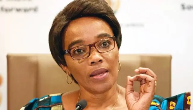 ନିଜେ ତିଆରି କରିଥିବା ରାସ୍ତାରେ ଟ୍ରାନ୍ସପୋର୍ଟ ମିନିଷ୍ଟରଙ୍କର  ଗାଡି ଖରାପ ।  ରାଜରାସ୍ତାରେ  ହେଲେ ଲୁଟର ଶିକାର