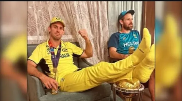 ବିଶ୍ୱକପକୁ ଅସମ୍ମାନ କଲେ ଅଷ୍ଟ୍ରେଲିଆ କ୍ରିକେଟର ମିଚେଲ ମାର୍ଶ । ୱାର୍ଲ୍ଡକପ୍ ଉପରେ ଦୁଇ ଗୋଡ ରଖି ଉଠାଇଲେ ଫଟୋ, କ୍ରିକେଟପ୍ରେମୀଙ୍କ ମଧ୍ୟରେ ଅସନ୍ତୋଷ ।