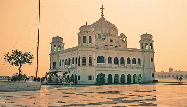 କରତାରପୁର ଗୁରୁଦ୍ୱାର ପରିସରରେ  ନନ-ଭେଜ ପାର୍ଟି,  ପାକିସ୍ତାନର ଏପରି  ଶିଖଧର୍ମ ବିରୋଧୀ  କାର୍ଯ୍ୟକଳାପ ଯୋଗୁଁ ଶିଖ ସମ୍ପ୍ରଦାୟରେ କ୍ରୋଧ