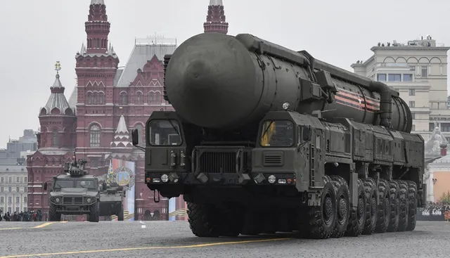 ପୁଟିନ ବିଶ୍ୱର ବୃହତ୍ତମ କ୍ଷେପଣାସ୍ତ୍ର ସତାନ-୨ ପରୀକ୍ଷା କରିବାକୁ ଯାଉଛନ୍ତି । ନାଟୋ ଦେଶ ଭୟରେ ଥରିଲେଣି