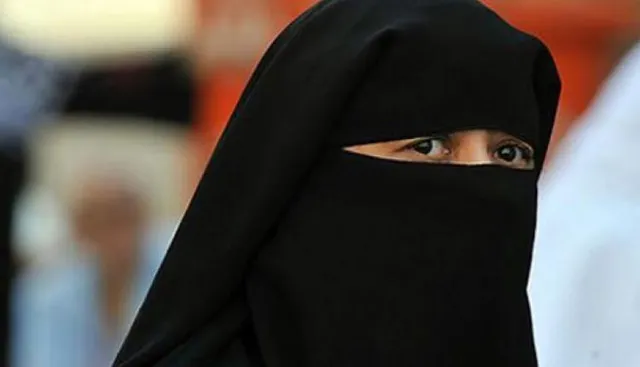 ତୋର ସାହସ କେମିତି ହେଲା ଆଇ’ବ୍ରୋ ସେଭ କରିବାକୁ ?    ତଲାକ……. ତଲାକ…… ତଲାକ……..