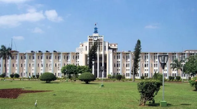 ରାଜ୍ୟ କ୍ୟାବିନେଟର ବଡ଼ ନିଷ୍ପତ୍ତି । ଓଡ଼ିଶା ପବ୍ଲିକ ସିଭିଲ୍ ସର୍ଭିସ ପାଇଁ ବଢ଼ିଲା ବୟସ ସୀମା, ରାଜ୍ୟରେ ଚାଲିବ ୨୦୦ରୁ ଅଧିକ ଇଲେକ୍ଟ୍ରି୍କ ବସ୍