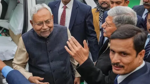 ସିକ୍ରେଟ ମିଟିଂ ପରେ ଜେଡିୟୁ ଅର୍ନ୍ତକନ୍ଦଳରେ ଲାଗିଲା ବିରାମ । ବୈଠକରେ ନୀତୀଶ କୁମାର ଓ ଲଲନ ସିଂଙ୍କ ମଧ୍ୟରେ ଆପୋଷ ବୁଝାମଣା ସୂଚନା