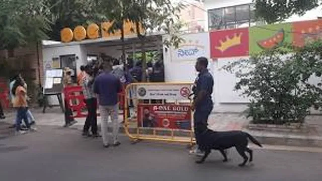 ବେଙ୍ଗାଲୁରରେ କୋକୁଆ ଭୟ । ଏକା ସହ ୪୮ ବିଦ୍ୟାଳୟକୁ ବୋମାରେ ଉଡାଇବାକୁ ଇମେଲରେ ମିଳିଲା ଧମକ