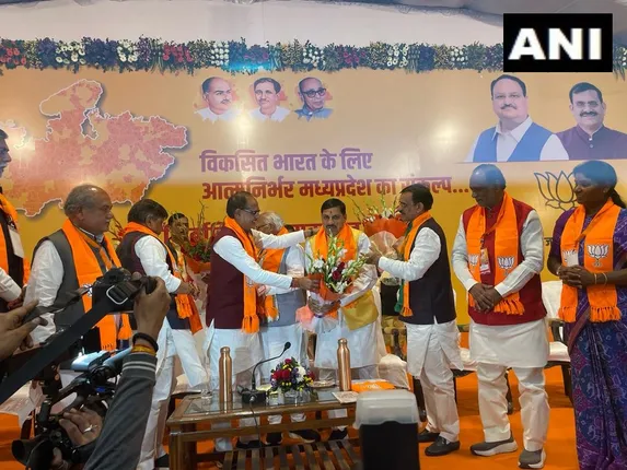 ୨ ଉପ-ମୁଖ୍ୟମନ୍ତ୍ରୀଙ୍କ ସହ ମଧ୍ୟପ୍ରଦେଶର ମୁଖ୍ୟମନ୍ତ୍ରୀ ଭାବେ ଶପଥ ନେବେ ମୋହନ ଯାଦବ । ବରିଷ୍ଠ ନେତା ନରେନ୍ଦ୍ର ସିଂ ତୋମାର ତୁଲାଇବେ ବାଚସ୍ପତି ଦାୟିତ୍ୱ ।