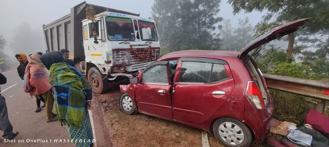 ଶୀତରାତିରେ ଦେଖାଗଲାନି ରାସ୍ତା । ହାଇୱେ-କାର ମଧ୍ୟରେ ମୁହାଁମୁହିଁ ଧକ୍କା, ୪ ଗୁରୁତର ।