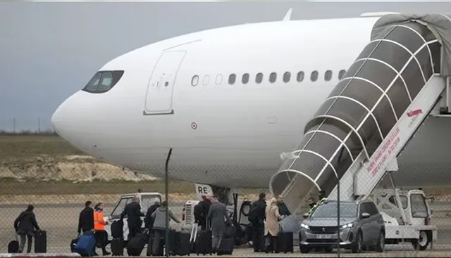 ଫ୍ରାନ୍ସରେ ଅଟକ ଥିବା ୨୭ ଜଣ ଭାରତୀୟଙ୍କୁ ମୁକ୍ତ କଲା ଫ୍ରାନ୍ସ କୋର୍ଟ ।