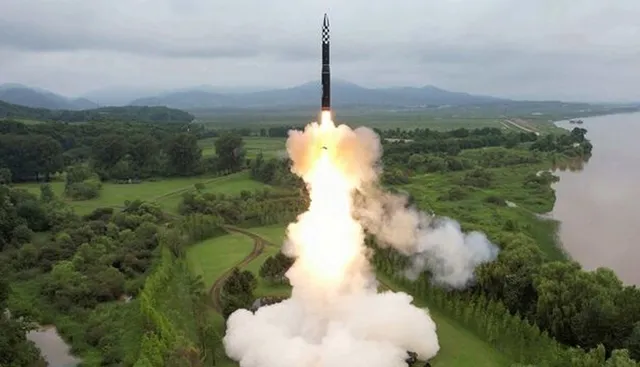 ଉତ୍ତର କୋରିଆ ବିଶ୍ୱର ସବୁଠାରୁ ଶକ୍ତିଶାଳୀ ସଲିଡ ଫୁଏଲ କ୍ଷେପଣାସ୍ତ୍ର ପରୀକ୍ଷା କଲା ... ଜାଣନ୍ତୁ ଏହା କେତେ ଶକ୍ତିଶାଳୀ