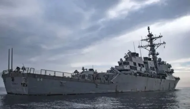 ଇସ୍ରାଏଲ-ହମାସ୍ ଯୁଦ୍ଧ ମଧ୍ୟରେ ଲୋହିତ ସାଗରରେ ଏକ ଆମେରିକୀୟ ଯୁଦ୍ଧ ଜାହାଜ ଏବଂ ମାଲବାହୀ ଜାହାଜ ଉପରେ ଆକ୍ରମଣ