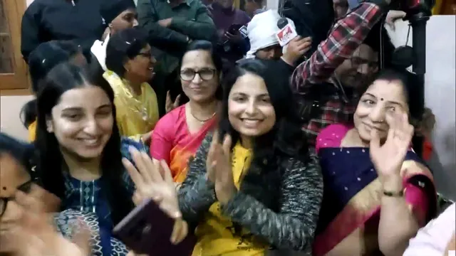 ହସ୍ପିଟାଲରେ ଅପରେସନ କରୁଥିଲେ ଝିଅ, ବାପାଙ୍କ ନାଁ ମୁଖ୍ୟମନ୍ତ୍ରୀ ଭାବେ ହେଲା ଘୋଷଣା । ତା ପରେ... ।