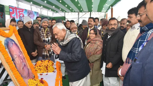 ସବୁ କାର୍ଯ୍ୟକ୍ରମ ବାତିଲ କରି ନୀତୀଶ ଡାକିଲେ ବୈଠକ । ଆରଜେଡି ସହ ବିବାଦ ପରେ ଇଣ୍ଡିଆ ମେଂଟରୁ ଜେଡିୟୁ ଓହରିବା ନେଇ ବଢ଼ିଲା ଚର୍ଚ୍ଚା