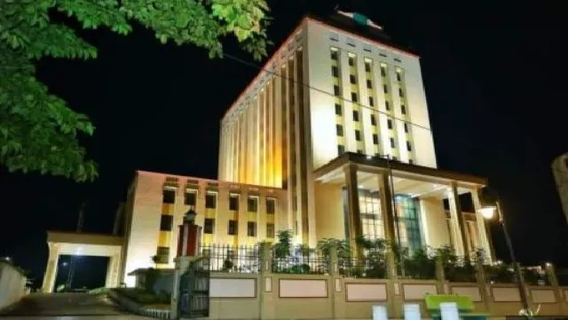 ରାଜସ୍ୱ ଆଦାୟ ପାଇଁ ବିଏମସିର ବଡ଼ ବଡ଼ ଲକ୍ଷ୍ୟ । ହେଲେ ଲକ୍ଷ୍ୟଠାରୁ ବହୁ ଦୂରରେ ବିଏମସି । କେଉଁଠି ରହୁଛି ଭୁଲ୍?