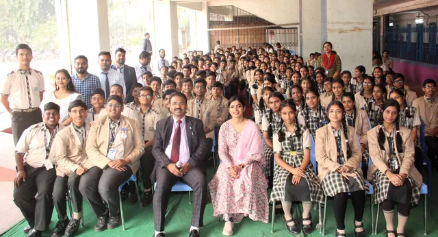 ସେଣ୍ଟ ଜାଭିୟର୍ସ ସ୍କୁଲରେ ଜୀବନ ଦକ୍ଷତା ଅଧିବେଶନ ଆୟୋଜିତ । ଛାତ୍ରଛାତ୍ରୀଙ୍କୁ ଜୀବନରେ ଆଗକୁ ବଢିବାକୁ ପ୍ରେରଣା ଦେଲେ ତାମିଲ ଓ କନ୍ନଡ ଚଳଚିତ୍ରର ପ୍ରଖ୍ୟାତ ଅଭିନେତ୍ରୀ ସଞ୍ଚିତା ।