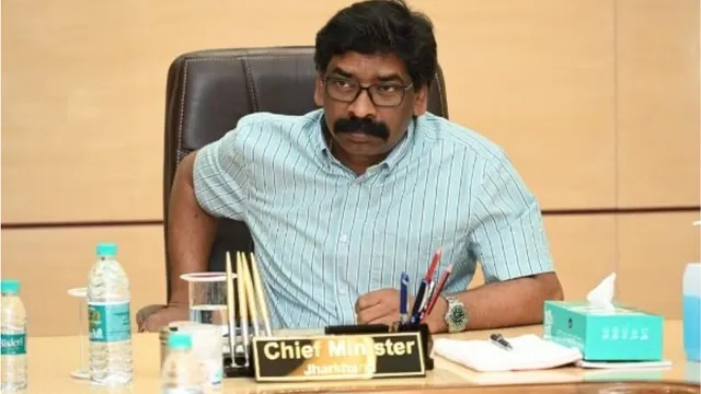 ବାରମ୍ବାର ନୋଟିସ ପରେ ବି ଇଡିରେ ହଜାର ହେଲେନାହିଁ ହେମନ୍ତ ସୋରେନ । ଏବେ ହେମନ୍ତଙ୍କ ବାସଭବନରେ ପହଂଚି ଜେରା କରୁଛି ଇଡି