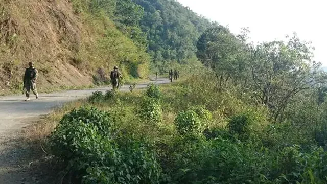 ଜାତିଗତ ହିଂସା ଭିତରେ ମଣିପୁରରୁ ଆସିଲା ଦୁଃଖଦ ଖବର । ୬ ସାଥୀଙ୍କୁ ଗୁଳିମାରି ଯବାନ କଲେ ଆତ୍ମହତ୍ୟା