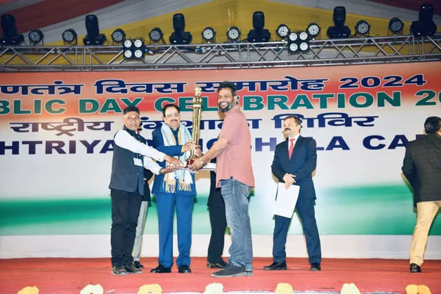 ଓଡିଶା ପ୍ରଜ୍ଞାପନ ମେଢ ହେଲା ପ୍ରଥମ । ଓଡିଶା ସରକାରଙ୍କ ପ୍ରତିନିଧି ଗ୍ରହଣ କଲେ ଟ୍ରଫି ଏବଂ ପ୍ରମାଣପତ୍ର ।