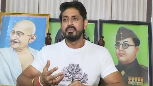 ଚର୍ଚ୍ଚାରେ ଅଭିନେତା ତଥା ବିଜେଡି ନେତା ଅରିନ୍ଦମ ରାୟ । ନେତାଜୀ ଜୟନ୍ତୀରେ ବିଜେଡି କାର୍ଯ୍ୟକ୍ରମରେ ହେଲେନି ସାମିଲ । ମୋକିମଙ୍କ ସହ ସାକ୍ଷାତ ପରେ ବଢିଲା ଚର୍ଚ୍ଚା ।