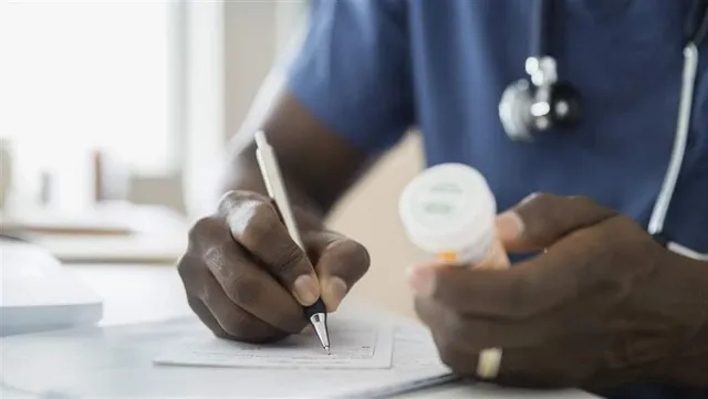 ଆଣ୍ଟିବାୟୋଟିକ୍ ଲେଖିବାବେଳେ ପ୍ରେସକ୍ରିପସନରେ କାରଣ ସ୍ପଷ୍ଟ କରିବେ ଡାକ୍ତର । ଡାକ୍ତରଙ୍କୁ କେନ୍ଦ୍ର ସ୍ୱାସ୍ଥ୍ୟମନ୍ତ୍ରାଳୟର ପରାମର୍ଶ