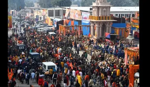 ଅଯୋଧ୍ୟାରେ ରାମ ଲହର । ରାମଲଲ୍ଲାଙ୍କ ଦର୍ଶନ ପାଇଁ ରାମପଥରେ ହଜାର ହଜାର ଶ୍ରଦ୍ଧାଳୁଙ୍କ ଭିଡ । ଯାନବାହନ ପ୍ରବେଶ ଉପରେ ଲାଗିଲା କଟକଣା ।