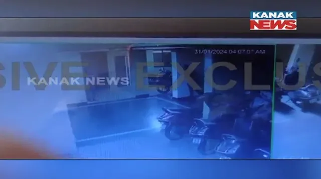 ରାଜଧାନୀରେ ପୁଣି ଆପାର୍ଟମେଣ୍ଟରୁ ସିରିଜ୍ ଲୁଟ୍ । ପାହାଳ ନିକଟ କଲ୍ୟାଣୀ ହାଇଟ୍ସର ୩ଟି ଫ୍ଲାଟ୍ରୁ ଲୁଟ୍ । ୩୦ ଲକ୍ଷରୁ ଅଧିକ ଟଙ୍କାର ସମ୍ପତ୍ତି ଲୁଟ୍ ।