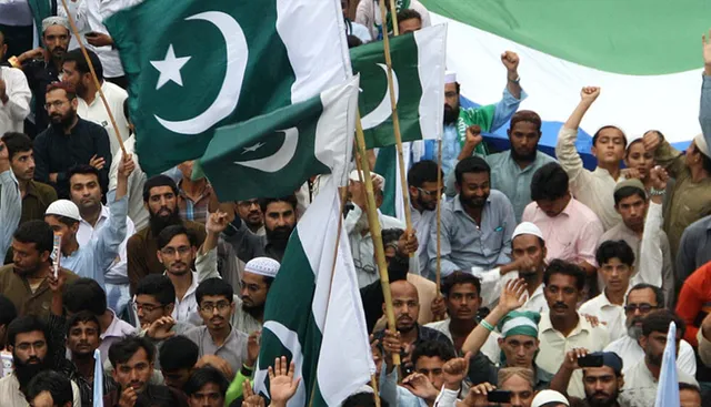 ନିର୍ବାଚନ ପ୍ରତୀକ ଏବଂ ଇରାନ ସହିତ ଯୁଦ୍ଧର ଖେଳ ! : ପାକିସ୍ତାନରେ ନିର୍ବାଚନ ସ୍ଥଗିତ ହେଇଯିବ କି  ?