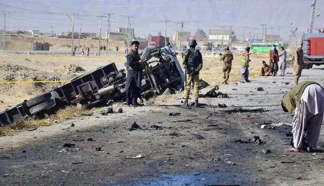 ପାକିସ୍ତାନର ମେଡ଼ିକାଲ ଗାଡି ଉପରେ ଆତଙ୍କବାଦୀ ଆକ୍ରମଣ ।  ୬ ଜଣଙ୍କ ମୃତ୍ୟୁ