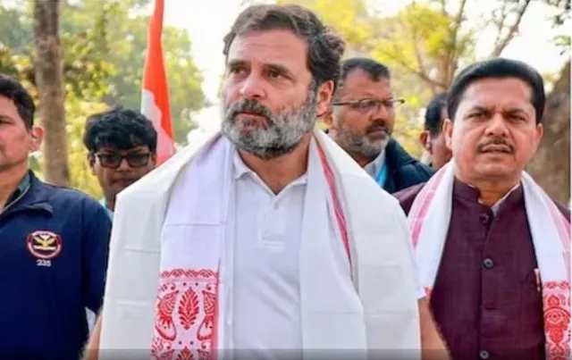 ‘ମୋତେ ମନ୍ଦିରକୁ ଯିବାକୁ ଦିଆଯାଉନାହିଁ କାହିଁକି?...’ଧାରଣାରେ ବସିଲେ ରାହୁଲ ଗାନ୍ଧୀ ।