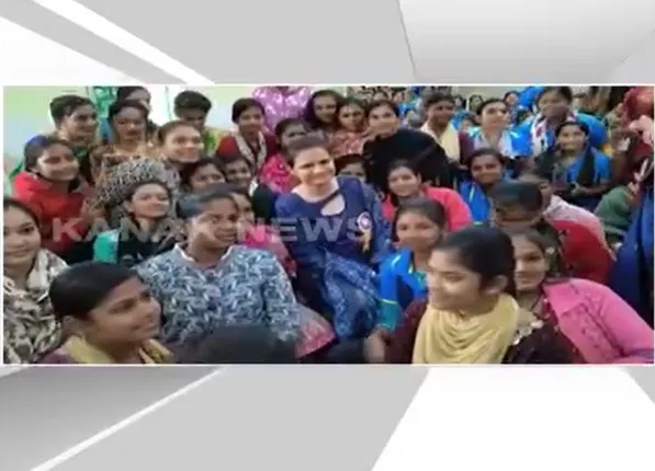 ନିଜ ପିଲାଦିନ ମନେପକାଇଲେ । ପିଲାଙ୍କ ସହ ତଳେ ବସି ସମୟ ବିତାଇଲେ ବାଲେଶ୍ୱର ଏସପି ସାଗରିକା ନାଥ ।