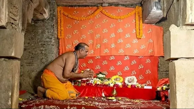 ଜ୍ଞାନବ୍ୟାପୀରେ ଜାରି ରହିବ ପୂଜାପାଠ । ହିନ୍ଦୁମାନଙ୍କୁ ପୂଜାପାଠ ଜାରି ରଖିବାକୁ ଆହ୍ଲାବାଦ ହାଇକୋର୍ଟଙ୍କ ଅନୁମତି ।