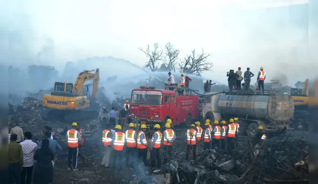 ମଧ୍ୟପ୍ରଦେଶ ବାଣ ବିସ୍ଫୋରଣ ଘଟଣାରେ ମାଲିକ ସମେତ ୩ ଗିରଫ । ଦିଲ୍ଲୀ ଫେରାର ଉଦ୍ୟମ ବେଳେ ଗିରଫ କଲା ପୋଲିସ ।
