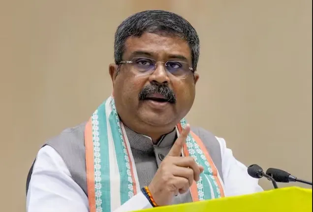 ସମ୍ବଲପୁରରୁ ଧର୍ମେନ୍ଦ୍ର ପ୍ରଧାନ ଲଢିବା ନେଇ ଚର୍ଚ୍ଚା । କେନ୍ଦ୍ରମନ୍ତ୍ରୀ ସାଂସଦ ପ୍ରାର୍ଥୀ ହେବା ନେଇ ସୂଚନା ଦେଲେ ପୂର୍ବତନ ବିଧାୟକ ରବି ନାରାୟଣ ନାୟକ ।