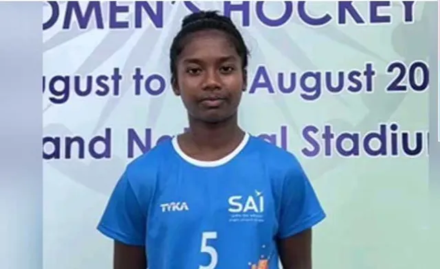 ପରୀକ୍ଷା ଦେଉଛନ୍ତି, ହକି ବି ଖେଳୁଛନ୍ତି । ଖେଳ ଭିତରେ ଯୁକ୍ତ ଦୁଇ ପରୀକ୍ଷା ଦେଉଛନ୍ତି ହକି ତାରକା ସୁନେଲିତା ଟପ୍ପୋ ।