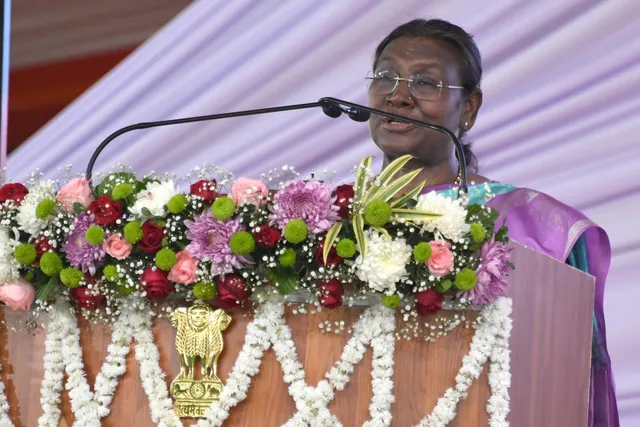 ଓଡିଶା ଗସ୍ତରେ ଦ୍ୱିତୀୟ ଦିନରେ କେନ୍ଦୁଝର ଯିବେ ମହାମହିମ । କଦଳୀବାରି ଯାଇ ଆଦିବାସୀଙ୍କୁ ଭେଟିବେ । ସନ୍ଧ୍ୟାରେ ଆସିବେ ଭୁବନେଶ୍ୱର