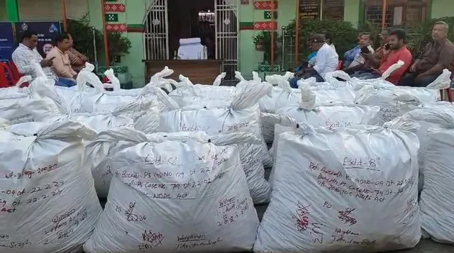 କ୍ୱିଣ୍ଟାଲ କ୍ୱିଣ୍ଟାଲ ଗଞ୍ଜେଇ ଜବତ କଲା ବୌଦ୍ଧ ପୋଲିସ । ଏଯାଏଁ ଧରାପଡିଲେଣି ୧୫ ଅଭିଯୁକ୍ତ ।