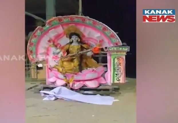 ମଦ ନିଶାରେ ଠାକୁରାଣୀଙ୍କୁ ଅଧା ବାଟରେ ଛାଡି ଚାଲିଗଲେ । ଭୋଜିଭାତ ଓ ମଦ ନିଶାରେ ପଛରେ ପଡିଲା ଠାକୁର ଭକ୍ତି । ଚାନ୍ଦବାଲିର ଘଟଣା ।