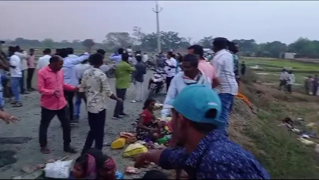 ଓଲଟିଲା ପିକଅପ୍ ଭ୍ୟାନ୍ ୫ ଶ୍ରମିକ ମୃତ, ୨୦ରୁ ଅଧିକ ଜଣ ଆହତ ।