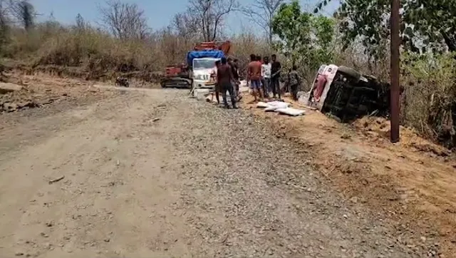 ନିମ୍ନମାନର ହେଉଛି ରାସ୍ତାକାମ । ରାସ୍ତା କାମକୁ ବିରୋଧ କଲେ ଲୋକେ । ଠିକାଦାର କରୁଛନ୍ତି ମନମୁଖୀ କାମ ।