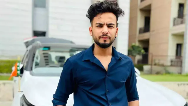 ପୁଣିଥରେ ବିବାଦରେ ଏଲଭିସ୍ ଯାଦବ । ଜଣେ ୟୁଟ୍ୟୁବରଙ୍କୁ ମାଡ ମାରିବା ସହ ହତ୍ୟା ଧମକ ଦେଇଥିବା ଅଭିଯୋଗ । ସୋସିଆଲ୍ ମିଡିଆରେ ଭିଡିଓ ଭାଇରାଲ ।