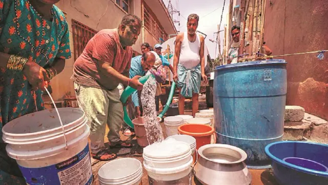 ବେଙ୍ଗାଲୁରୁରେ ଘୋର ପାଣି ସଙ୍କଟ । ପାଣି ଅପଚୟପାଇଁ ୨୨ ପରିବାରକୁ ଦେଢ ଲକ୍ଷ ଟଙ୍କା ଜରିମାନା ।