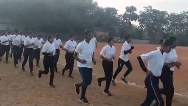 ବଲାଙ୍ଗୀର ଶିଶୁ ସୁରକ୍ଷା ୟୁନିଟ୍ ଓ ମହିଳା ଶିଶୁ ବିକାଶ କେନ୍ଦ୍ର ପକ୍ଷରୁ ଅଗ୍ନିବୀର ତାଲିମ । ଭାଗନେଲେ ବିଭିନ୍ନ ମହାବିଦ୍ୟାଳୟର ୪୦ ଜଣ ଏନସିସି ଛାତ୍ରୀ