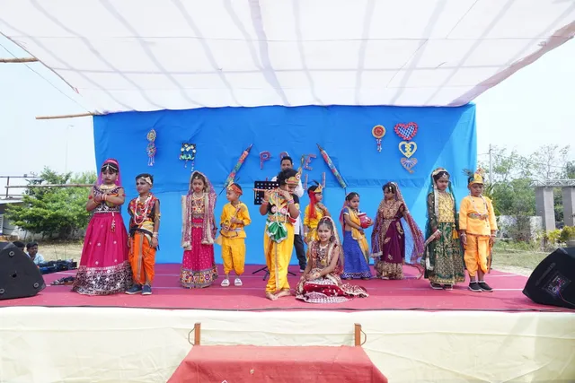 ସେଞ୍ଚୁରିଅନ ବିଦ୍ୟାଳୟର ପରିସରରେ ପ୍ରି - ହୋଲି ଉତ୍ସବ ଉଦଯାପିତ । ପରସ୍ପର ରଙ୍ଗ ଖେଳିଲେ, ଦହି ହାଣ୍ଡି ଭାଙ୍ଗି ହୋଲି ଉତ୍ସବକୁ ଅତି ଉତ୍ସାହର ସହ ପାଳିଲେ ଛାତ୍ରଛାତ୍ରୀ ।