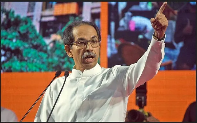 ଦେବେନ୍ଦ୍ର ଫଡନଭିସଙ୍କୁ ଉଦ୍ଧବ ଠାକରେଙ୍କ କଟାକ୍ଷ । କହିଲେ, ମୁଁ ଖର୍ଚ୍ଚ ଦେବି ଦେବେନ୍ଦ୍ର ଫଡନଭିସ୍ ମଣିପୁର ଯାଆନ୍ତୁ