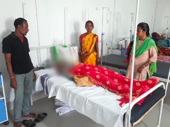 ପାଇଖାନା ଟାଙ୍କି ଘୋଡ଼ଣି ଭୁଷୁଡ଼ି ୭ ଜଣ ଛାତ୍ରୀ ଆହତ । ରାୟଗଡ ବ୍ଲକ୍ ଲକ୍ଷ୍ମୀପୁର କନ୍ୟାଶ୍ରମରେ ଅଘଟଣ ।