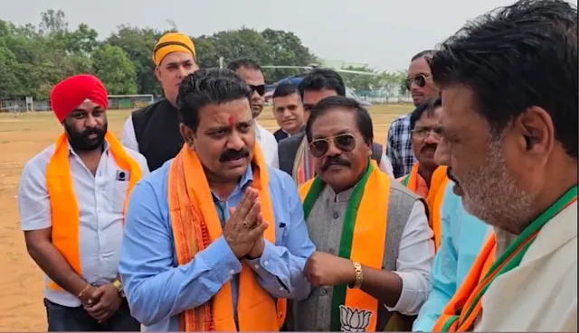 ଓଡ଼ିଶାରେ ଛତିଶଗଡ଼ ଉପ-ମୁଖ୍ୟମନ୍ତ୍ରୀ । ଉମରକୋଟରେ ପହଞ୍ଚିବା ପରେ ଶୋଭାଯାତ୍ରାରେ କଲେ ସହର ପରିକ୍ରମା, ବ୍ୟବସାୟୀଙ୍କୁ ଉଦବୋଧନ ସହ କେନ୍ଦ୍ର ଯୋଜନାର ହିତାଧିକାରୀଙ୍କ ସମ୍ମିଳନୀରେ ହେବେ ସାମିଲ ।